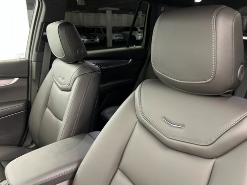 New 2025 Cadillac XT6 Luxury w/ LPO, Floor Liner Package image 17