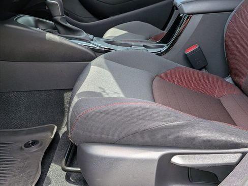Used 2025 Toyota Corolla SE FWD image 11