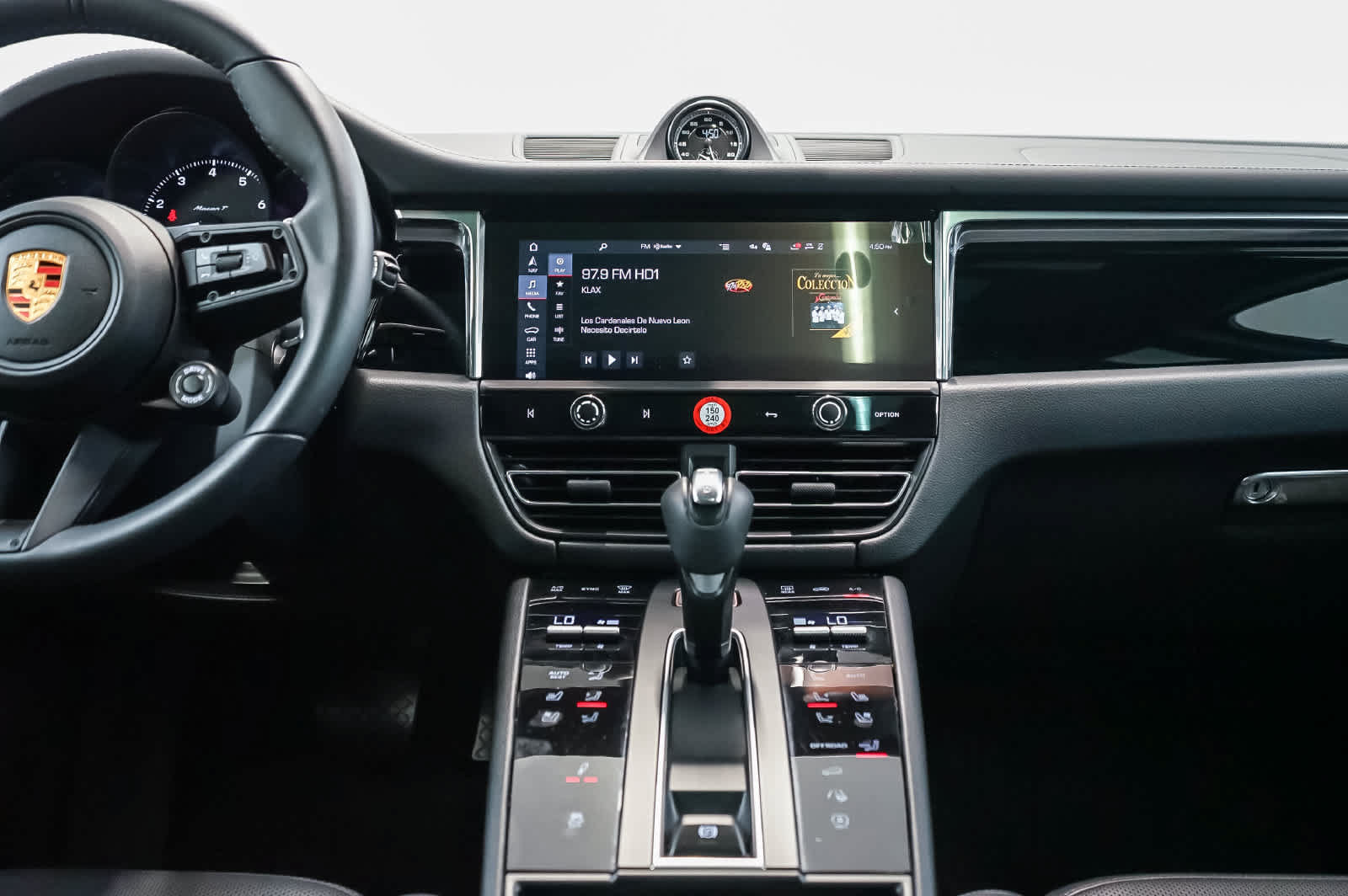 Certified 2026 Porsche Macan Turbo AWD/4WD image 19