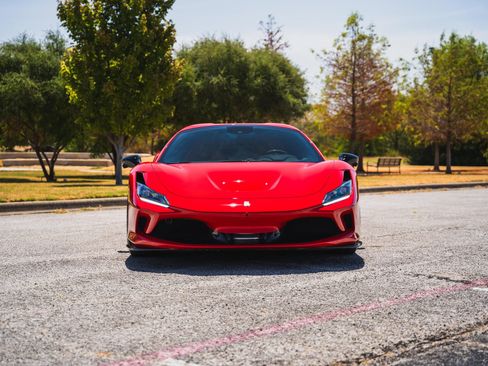 Used 2021 Ferrari F8 Tributo RWD image 13