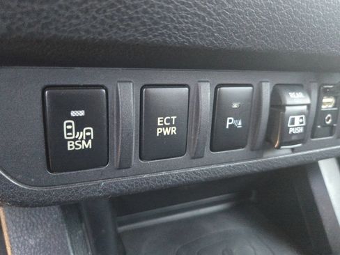 Used 2019 Toyota Tacoma TRD Sport w/ Technology Package RWD image 30