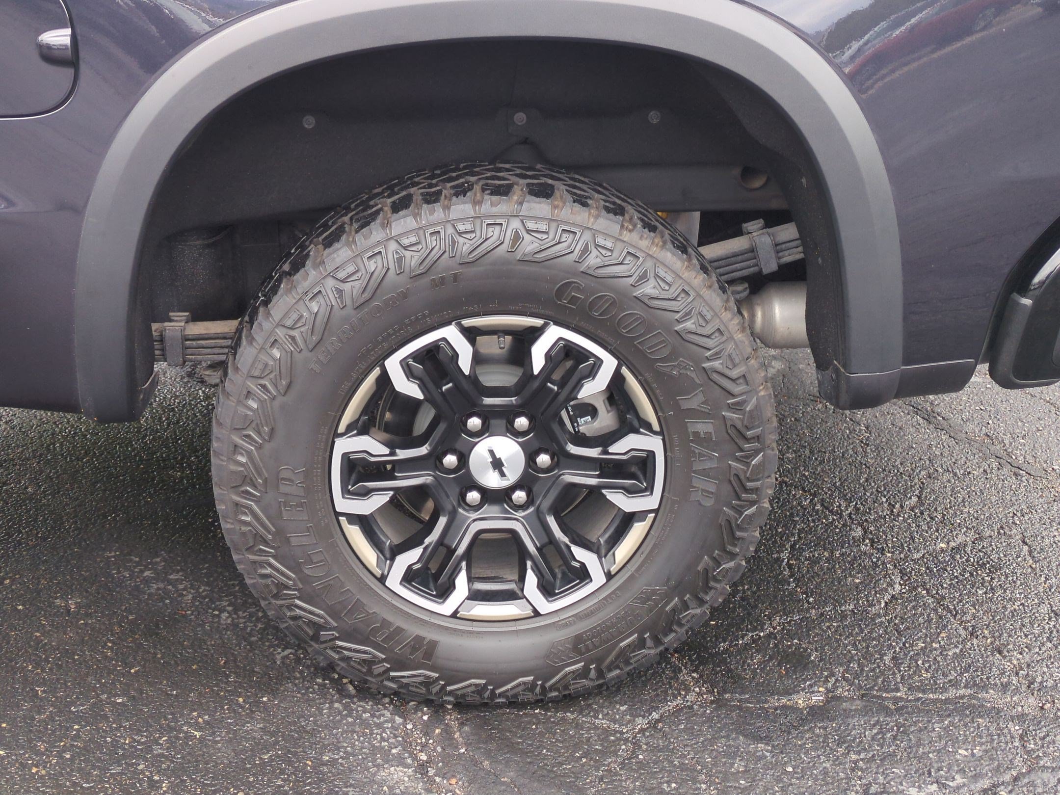 Used 2022 Chevrolet Silverado 1500 ZR2 w/ Technology Package AWD/4WD image 13