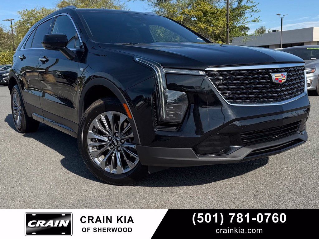Used 2025 Cadillac XT4 Premium Luxury FWD image 1