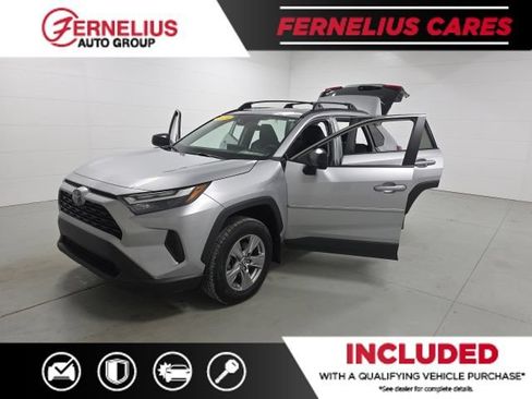 Used 2024 Toyota RAV4 LE AWD/4WD image 10