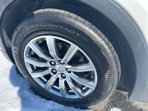 Used 2022 Cadillac XT4 Premium Luxury w/ Enhanced Visibility Package image 6