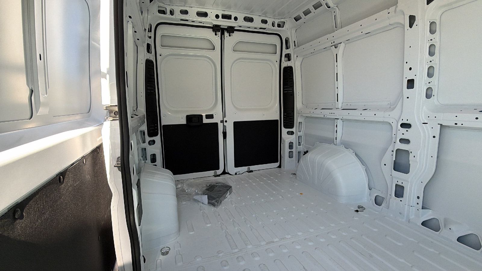 New 2026 RAM ProMaster 1500 w/ Convenience Group FWD image 14
