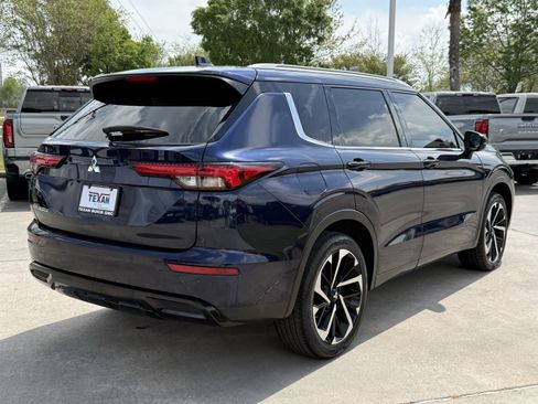 Used 2022 Mitsubishi Outlander SE image 5