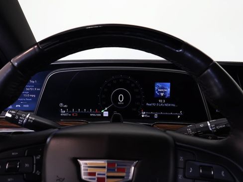 Used 2022 Cadillac Escalade ESV Premium Luxury w/ Performance Package AWD/4WD image 30