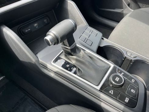 Used 2025 Kia Sportage LX FWD image 40