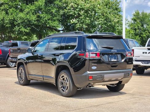 New 2026 Jeep Cherokee Laredo AWD/4WD image 4