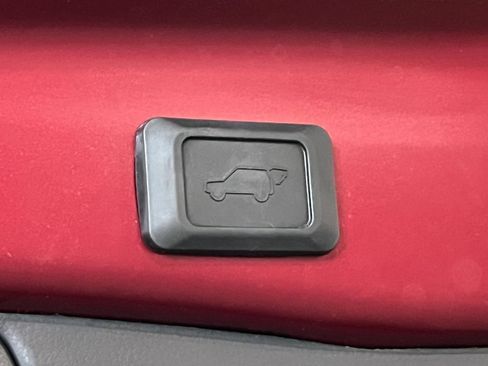 Used 2022 Toyota RAV4 XLE Premium AWD/4WD image 11