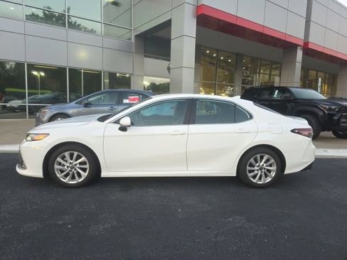 Used 2024 Toyota Camry LE FWD image 5