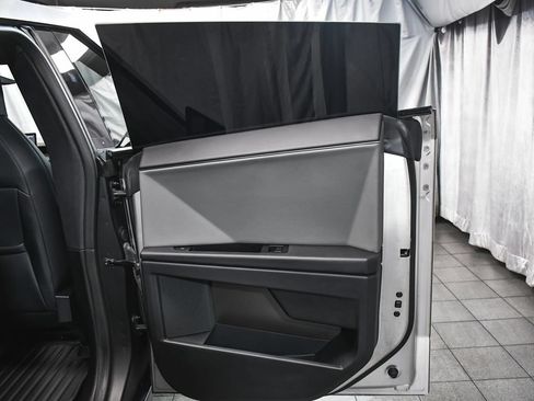 Used 2025 Tesla Cybertruck AWD Crew Cab image 18