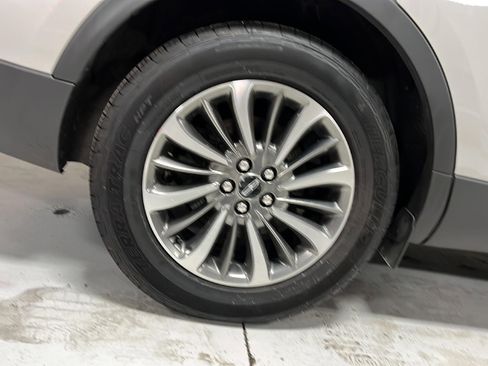 Used 2020 Lincoln Nautilus FWD w/ Equipment Group 101A image 27