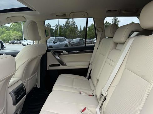 Used 2023 Lexus GX 460 Premium w/ Premium Package AWD/4WD image 15