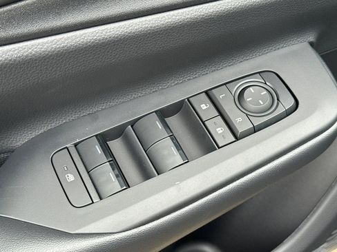 New 2026 Toyota Prius Plug-In Hybrid image 12