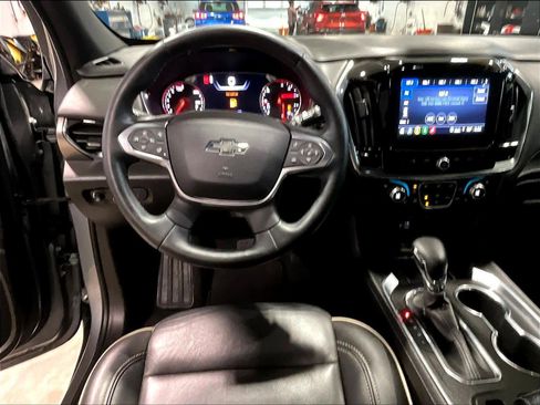 Used 2023 Chevrolet Traverse Premier w/ Redline Edition image 18