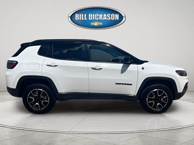 Used 2024 Jeep Compass Trailhawk AWD/4WD image 10