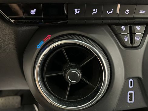 Used 2025 Chevrolet Blazer LT FWD image 55
