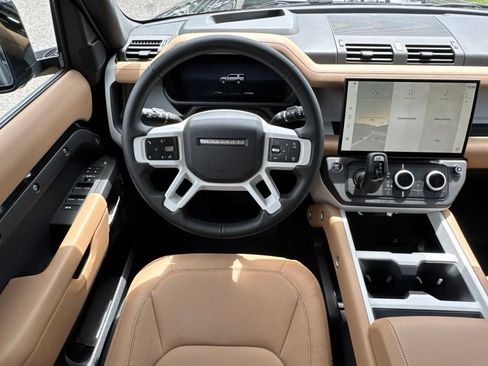 New 2026 Land Rover Defender 130 X-Dynamic SE AWD/4WD image 22