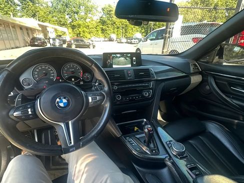 Used 2016 BMW M4 Convertible RWD image 31