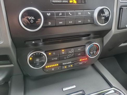 Used 2018 Ford Expedition Max XLT image 14