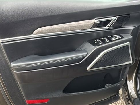 Used 2022 Kia Telluride EX w/ EX Premium Package image 10