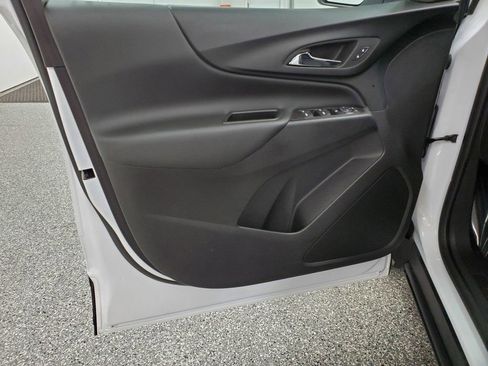Used 2022 Chevrolet Equinox LT image 13