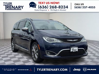 Used 2017 Chrysler Pacifica Limited w/ Tire & Wheel Group