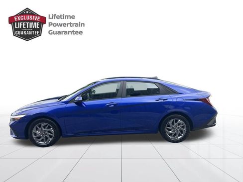 Used 2024 Hyundai Elantra SEL FWD image 2