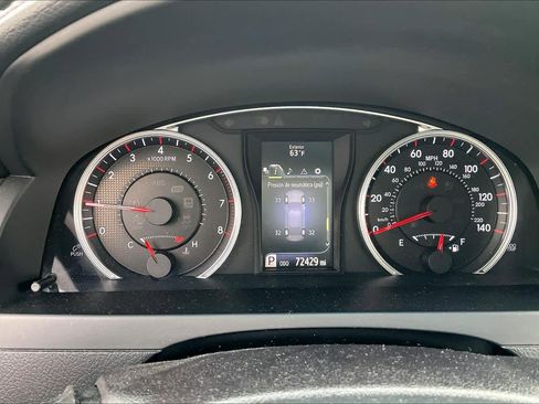 Used 2017 Toyota Camry SE image 25