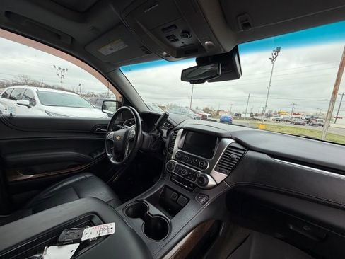 Used 2015 Chevrolet Suburban LT image 20