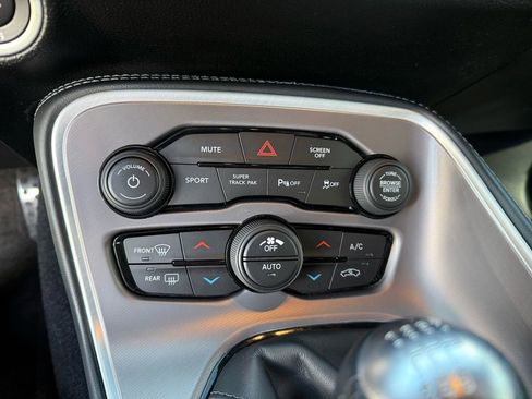 Used 2022 Dodge Challenger R/T image 28