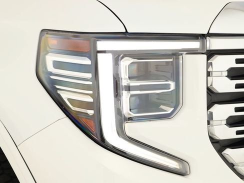 Used 2022 GMC Sierra 1500 Denali AWD/4WD image 40