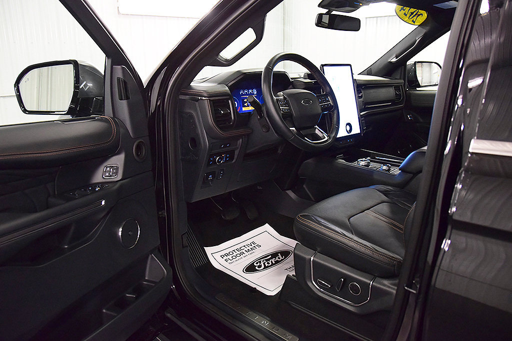 Used 2024 Ford Expedition Platinum AWD/4WD image 15