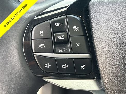 Used 2022 Ford Explorer Platinum w/ Equipment Group 601A AWD/4WD image 28