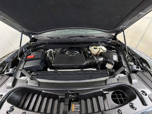 Used 2021 Chevrolet Suburban Premier image 29