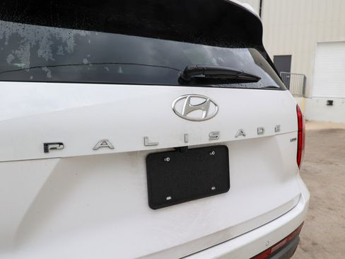 Used 2024 Hyundai Palisade Limited image 13