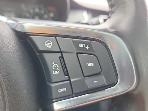 Used 2019 Jaguar E-PACE R-Dynamic SE image 37