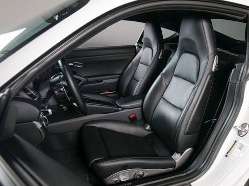 Used 2018 Porsche 718 Cayman image 11