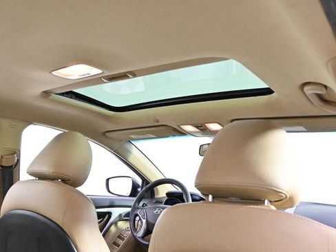 Used 2013 Hyundai Elantra Limited image 17