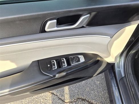 Used 2022 Kia K5 LXS image 19