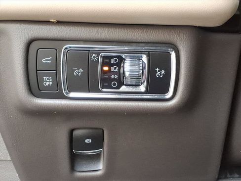 Certified 2023 Lincoln Nautilus AWD w/ Premium Package image 18