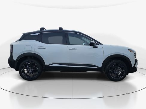 New 2026 Nissan Kicks SR w/ SR Premium Package FWD image 4