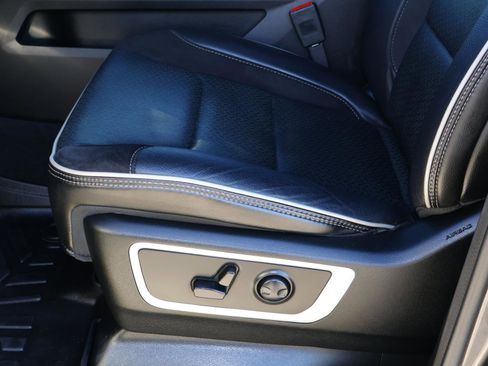 Used 2023 RAM 1500 Laramie image 15