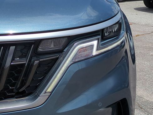 Certified 2024 Kia Carnival EX FWD image 10