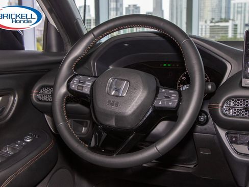 Used 2025 Honda HR-V Sport image 19