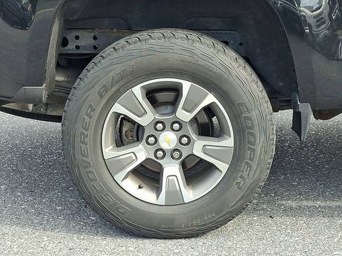 Used 2018 Chevrolet Colorado Z71 w/ LPO, Premium Interior Package AWD/4WD image 9