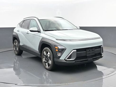 Used 2024 Hyundai Kona SEL image 3