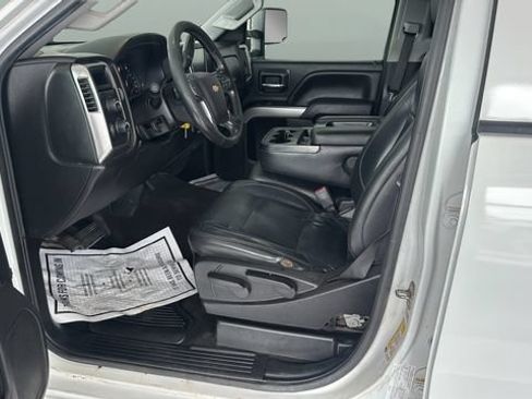 Used 2018 Chevrolet Silverado 2500 LT AWD/4WD image 7